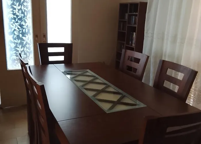 Dora's House Douneika Nyaraló *